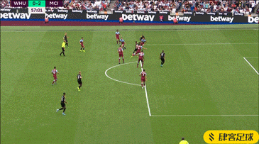 TA：曼城冬窗大概率召回埃切韦里，不排除留队的可能性（TA：曼城冬窗极有可能召回埃切韦里，但仍不排除留队）