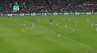 每体：巴萨内部对亚马尔每次客场都成为“头号公敌”感到担忧（每体：巴萨内部担忧亚马尔在客场场场沦为众矢之的）