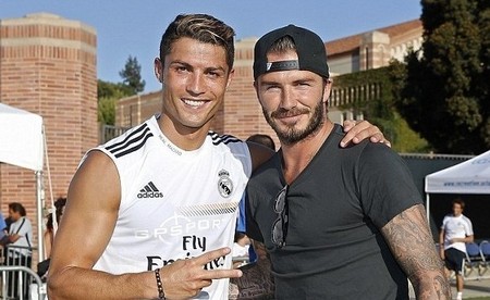 武磊受邀出席上海徐汇区足球超级联赛开幕式，并宣布比赛开幕（武磊出席上海徐汇区足球超级联赛开幕式并宣布开赛）