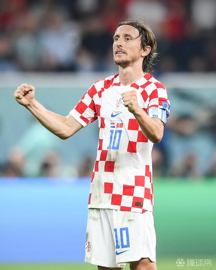 2025成都乒联混团世界杯，中国8-0胜韩，日8-3胜德，张本智和状态不佳，恐难晋级决赛。（2025成都乒联混团世界杯：中国8-0韩国、日本8-3德国，张本智和状态低迷，晋级决赛前景堪忧）